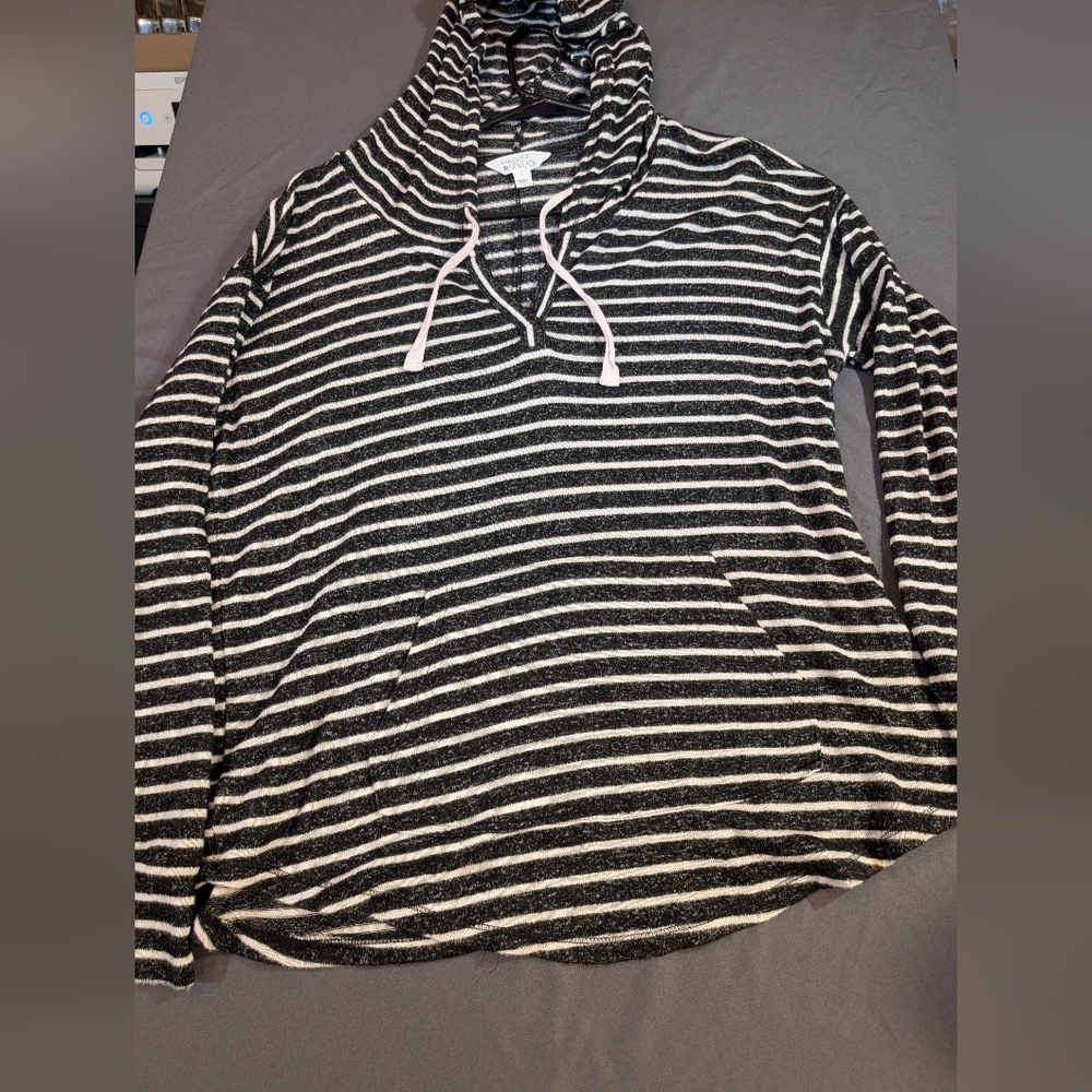 Market & Spruce Monochrome Striped Top